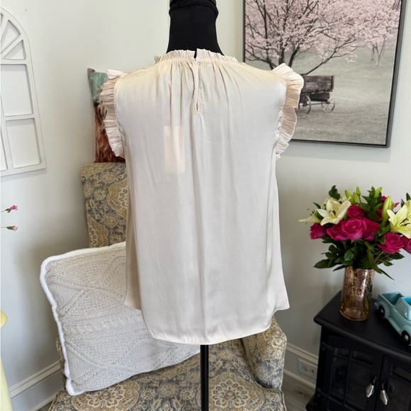 Cream Sleeveless Ruffled Blouse - Picture 4 of 7